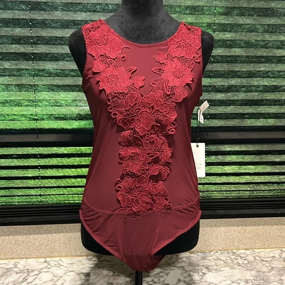 Active USA Women’s Sheer Floral Lace Front Maroon High Neck Bodysuit‎ Large NWT